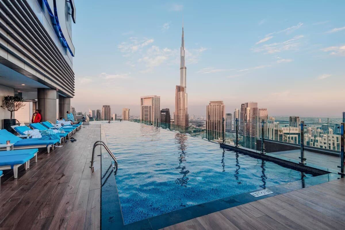Luxury 1BR · Infinity Pool | Burj Khalifa Views