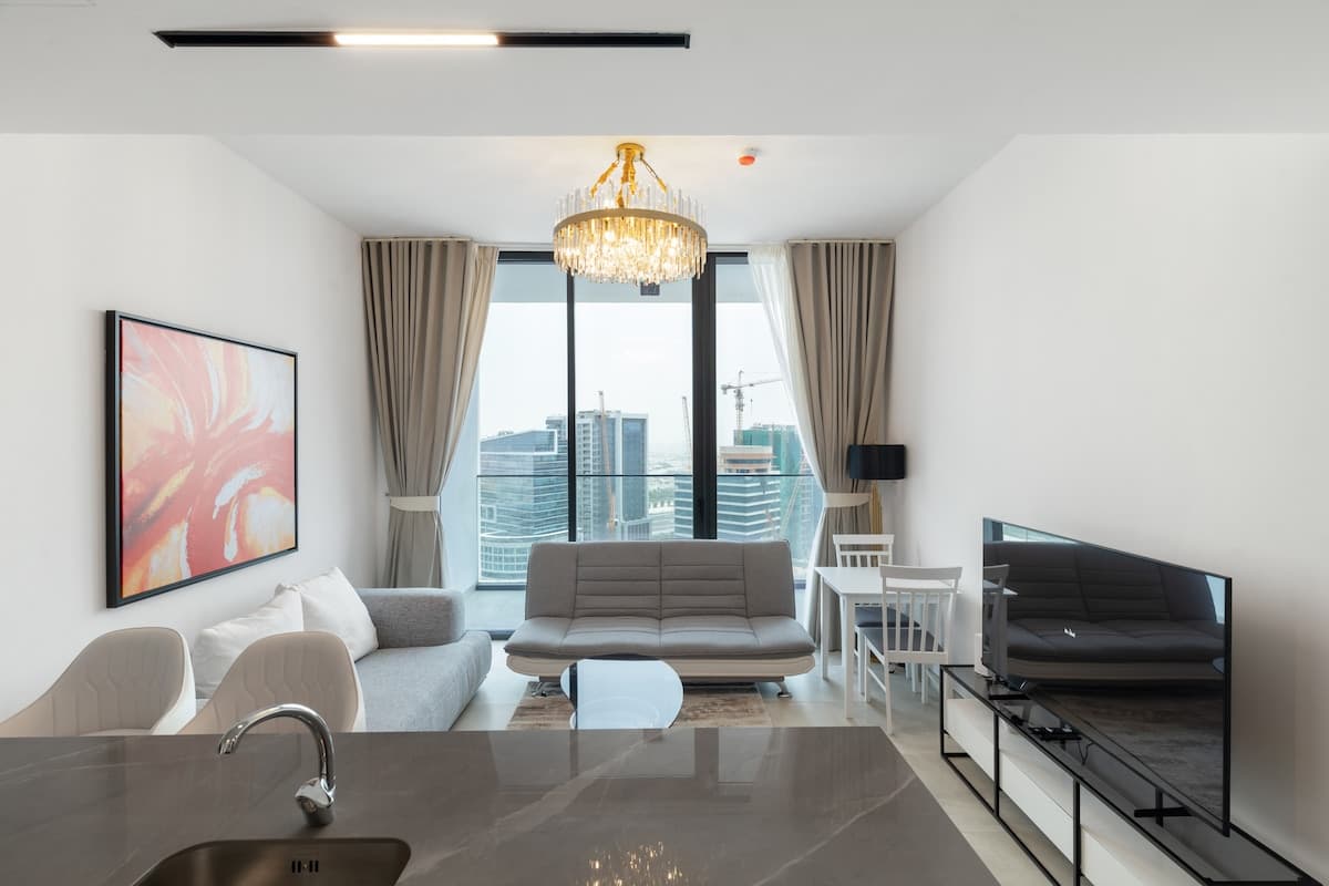 1BR | Pool · Gym · Parking Included | Business Bay 4