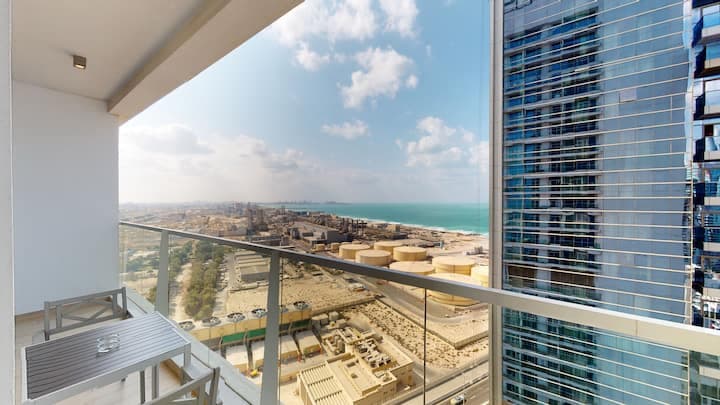 Chic Stay in Sparkle Towers