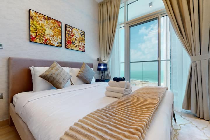 Chic Stay in Sparkle Towers 2