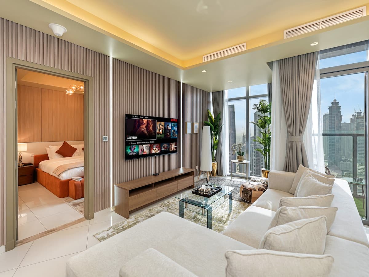 Luxury 1BR · Infinity Pool | Burj Khalifa Views 4