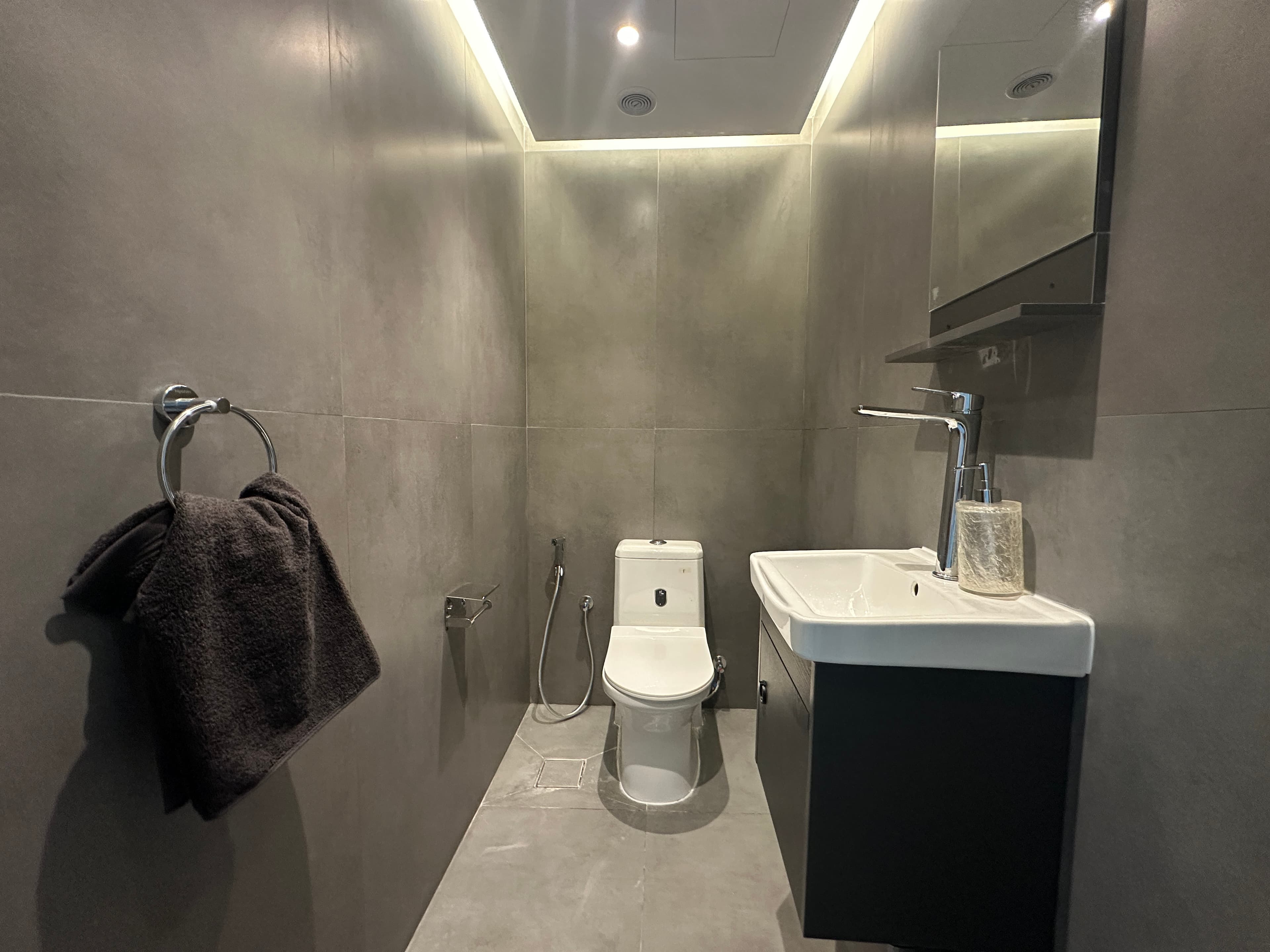 StayliaDXB | Canal Views Near Metro & Burj Khalifa
